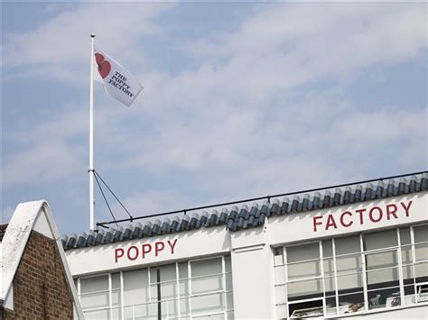 coach trips to poppy factory